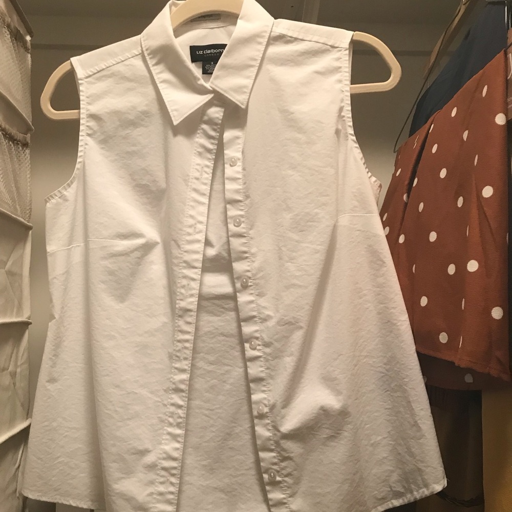 Liz Claiborne sleeveless button down